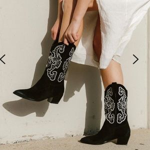 Dolce Vita Suede Cowgirl Boots 🤠👢